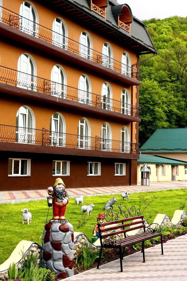 Perlyna Podillyа Hotel Satanov Exterior photo