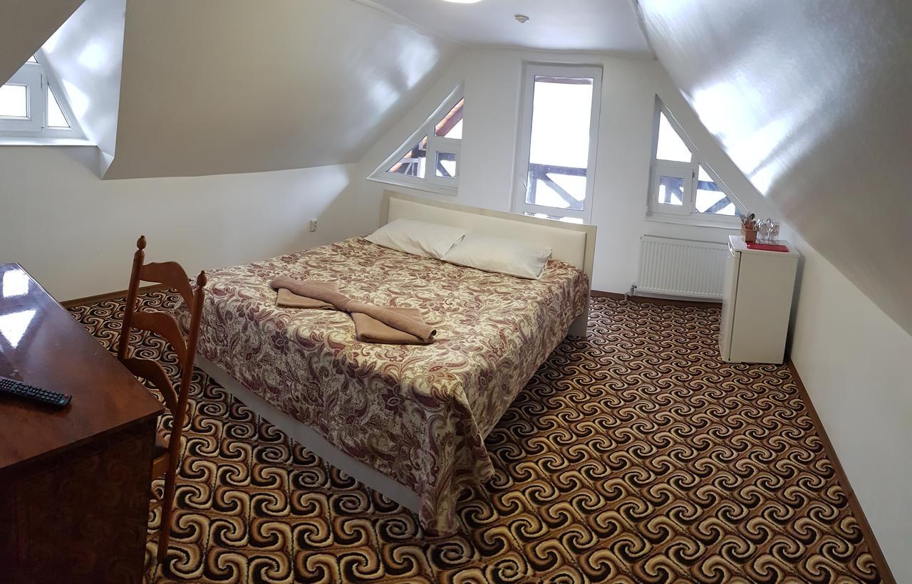 Perlyna Podillyа Hotel Satanov Exterior photo