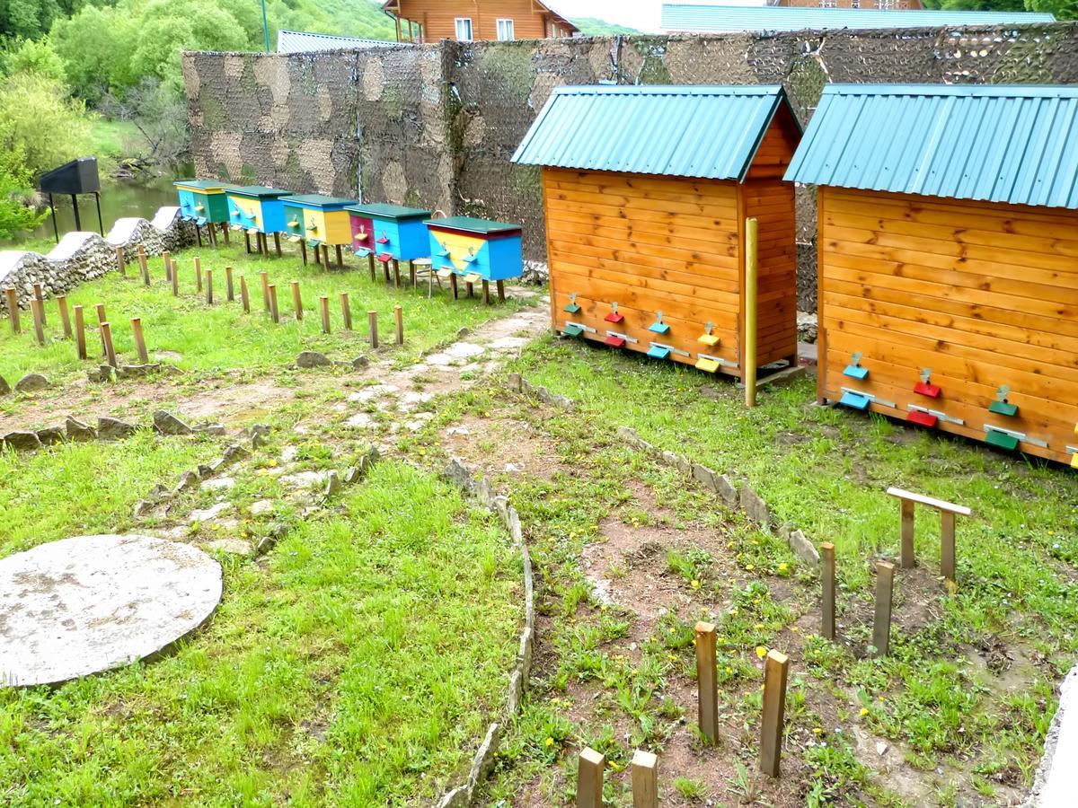 Perlyna Podillyа Hotel Satanov Exterior photo
